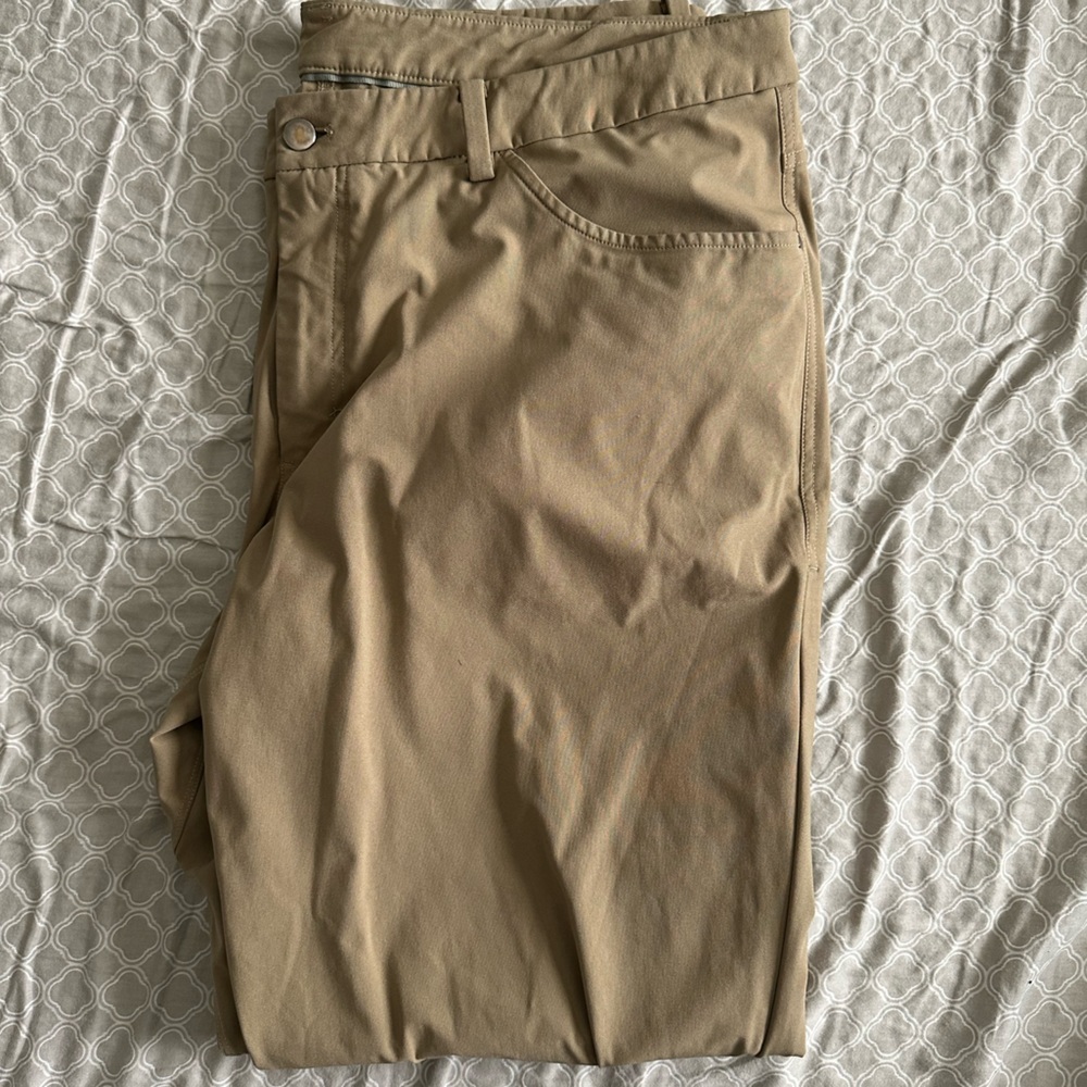 Men’s Lululemon ABC pant size 40